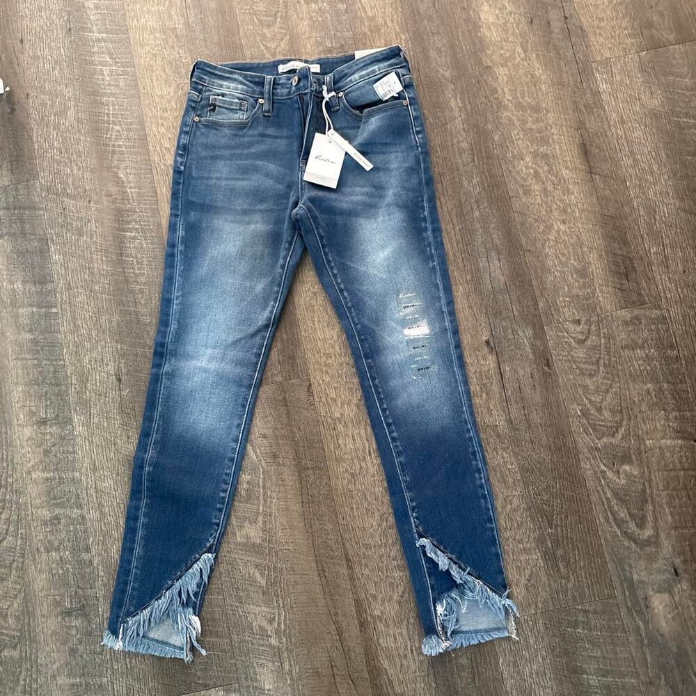 Kencan denim jeans with frayed